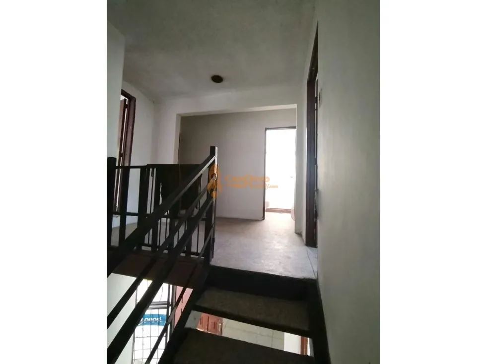 En Venta Inmueble Comercial urb. La Esmeralda San Diego Av. Principal - 15