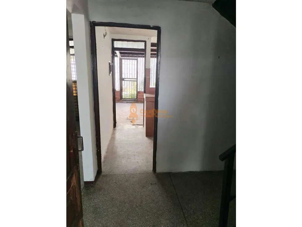 En Venta Inmueble Comercial urb. La Esmeralda San Diego Av. Principal - 6
