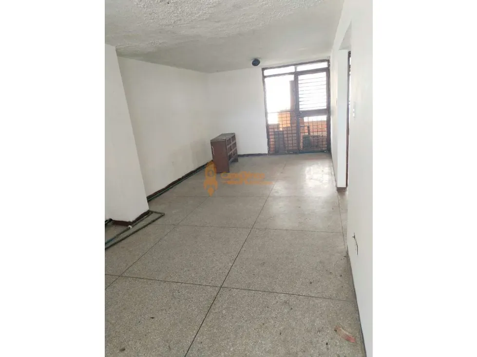 En Venta Inmueble Comercial urb. La Esmeralda San Diego Av. Principal - 7
