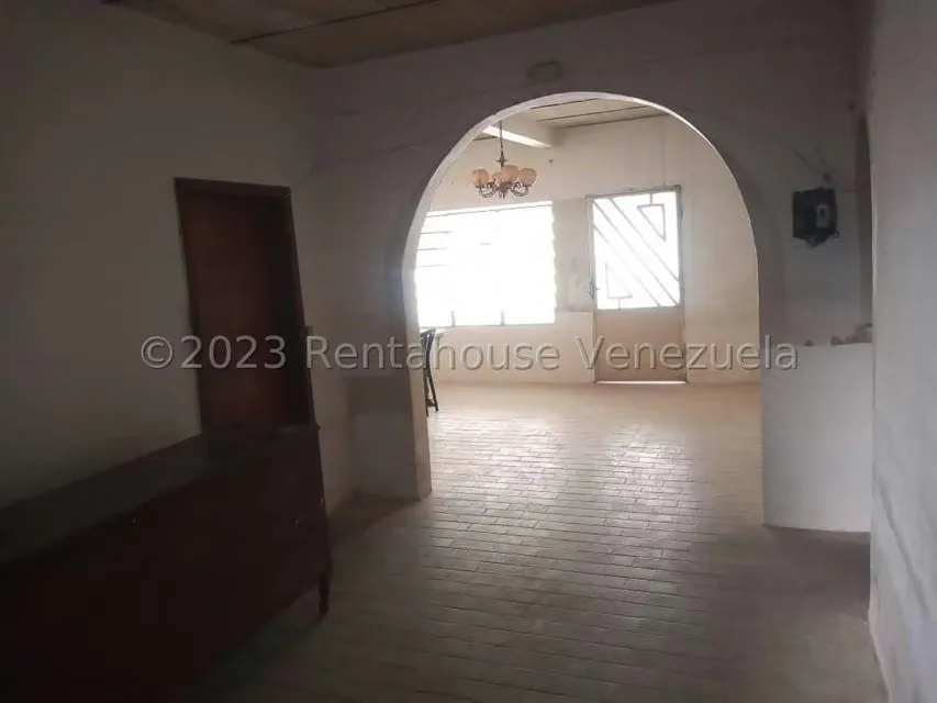 Casa (Multipes Niveles) en Venta en Avenida Aragua, Aragua - 11