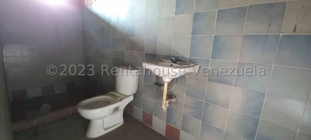 Casa (Multipes Niveles) en Venta en Avenida Aragua, Aragua - 15