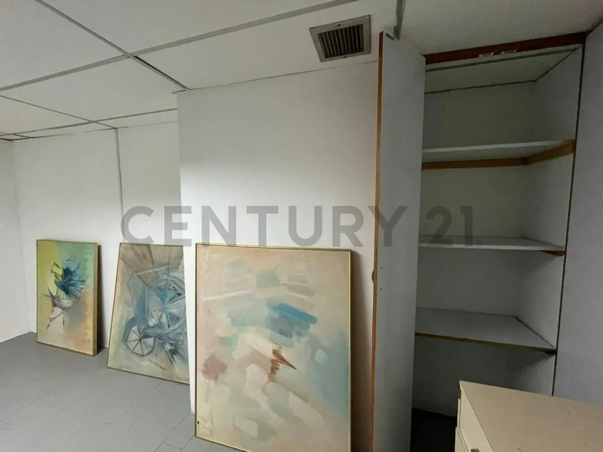 Oficina de 132 m² en Centro Parque Carabobo con acceso al metro - 13