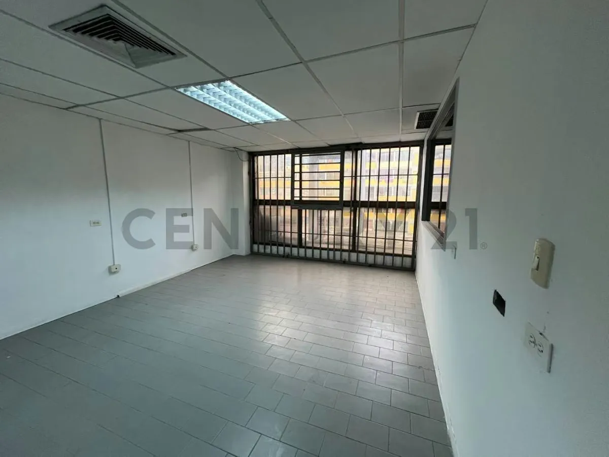 Oficina de 132 m² en Centro Parque Carabobo con acceso al metro - 15