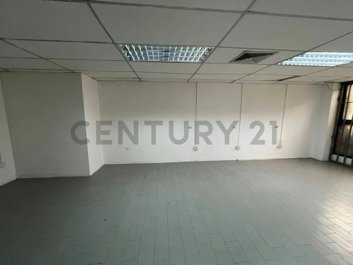 Oficina de 132 m² en Centro Parque Carabobo con acceso al metro - 16