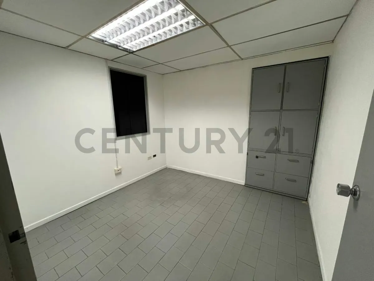 Oficina de 132 m² en Centro Parque Carabobo con acceso al metro - 4