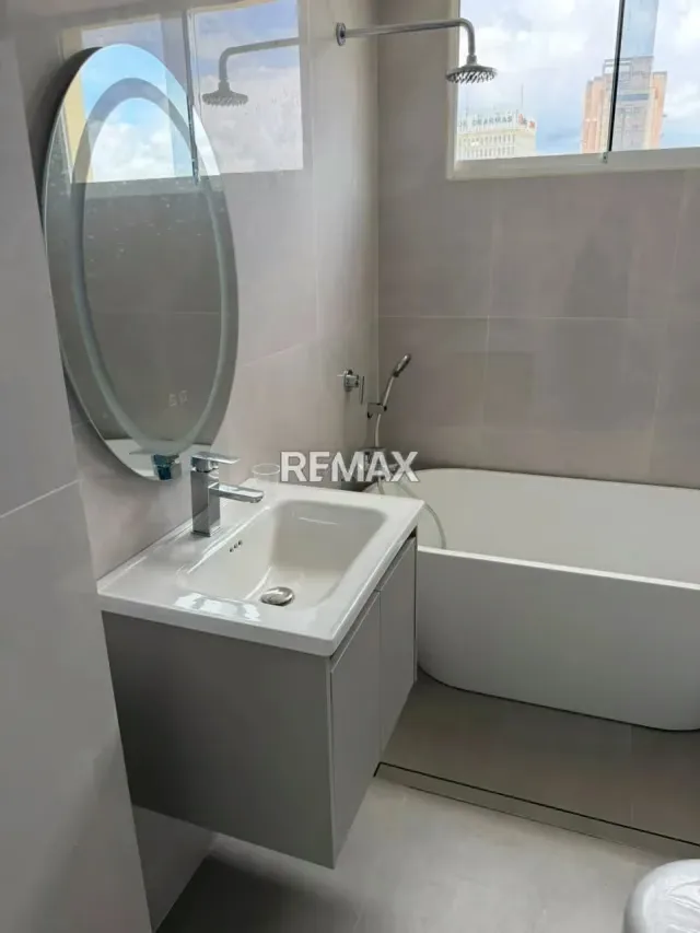 Hermoso Apartamento Remodelado en la Paz - 12