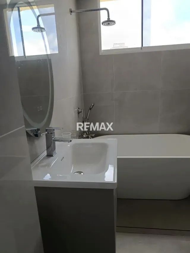 Hermoso Apartamento Remodelado en la Paz - 7