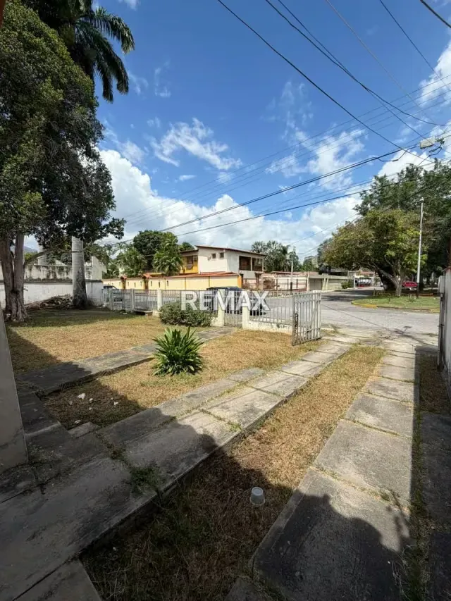 Venta de Casa Excelente Ubicación en La Floresta - 13