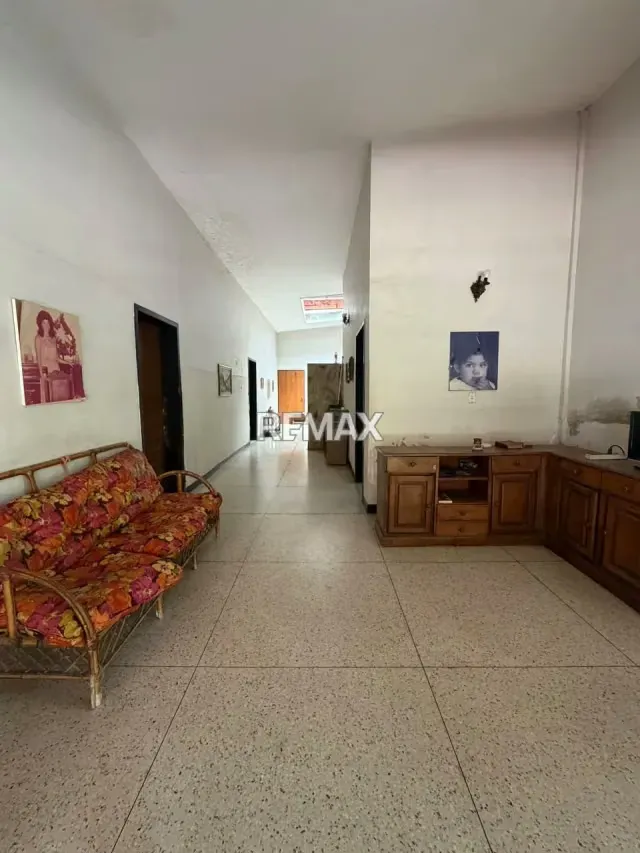 Venta de Casa Excelente Ubicación en La Floresta - 4