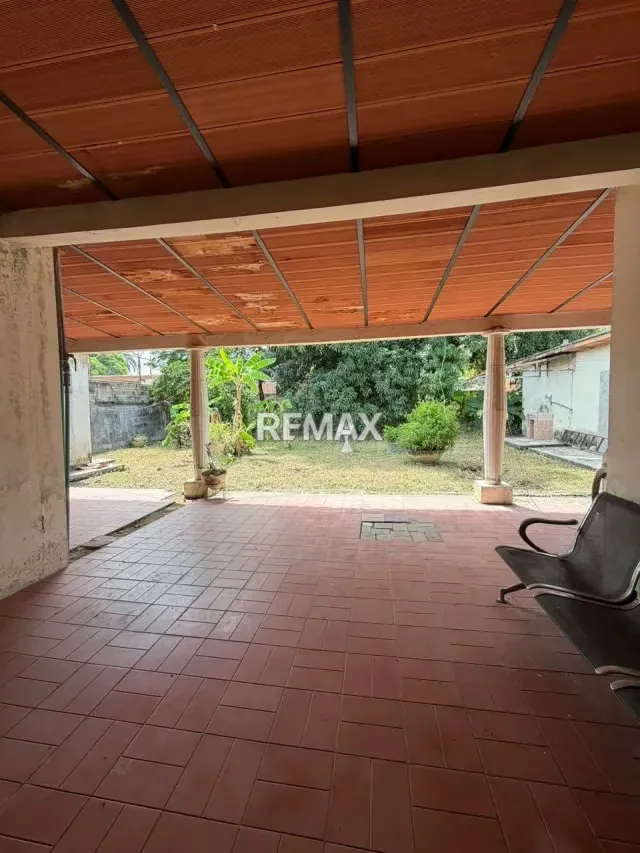 Venta de Casa Excelente Ubicación en La Floresta - 7