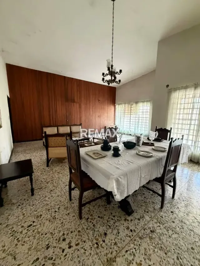 Venta de Casa Excelente Ubicación en La Floresta - 10
