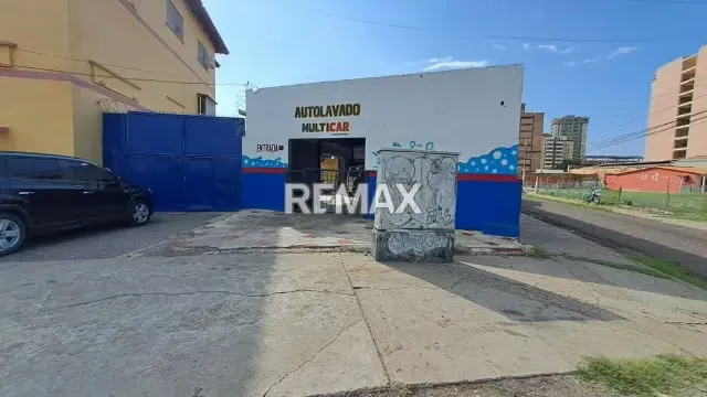 SE VENDE GALPON EN LA AVENIDA MUNICIPAL DE PUERTO LA CRUZ - 2
