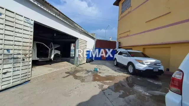 SE VENDE GALPON EN LA AVENIDA MUNICIPAL DE PUERTO LA CRUZ - 3