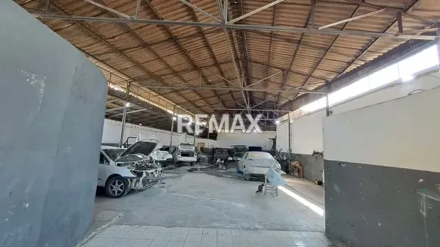 SE VENDE GALPON EN LA AVENIDA MUNICIPAL DE PUERTO LA CRUZ - 4