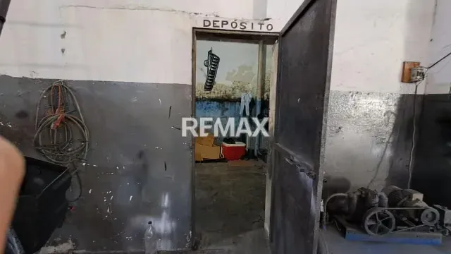 SE VENDE GALPON EN LA AVENIDA MUNICIPAL DE PUERTO LA CRUZ - 8