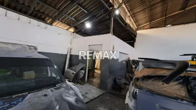 SE VENDE GALPON EN LA AVENIDA MUNICIPAL DE PUERTO LA CRUZ - 9
