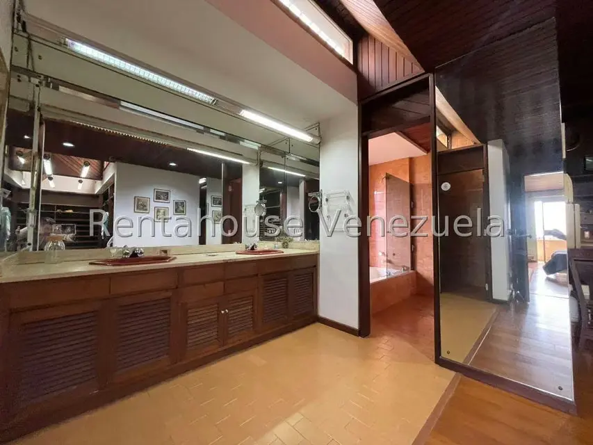 Casa (Multipes Niveles) en Venta en Oripoto, Distrito Metropolitano - 20