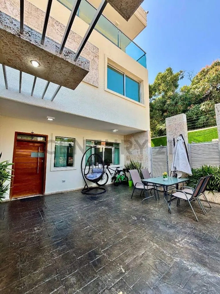 En venta hermoso Townhouse en Lake Village Lecheria