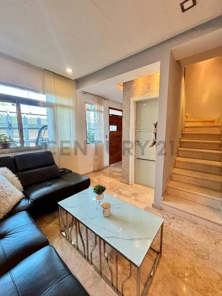 En venta hermoso Townhouse en Lake Village Lecheria - 3