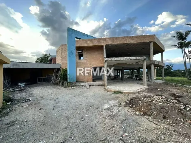 Terreno en venta en Altos de Guataparo - 2
