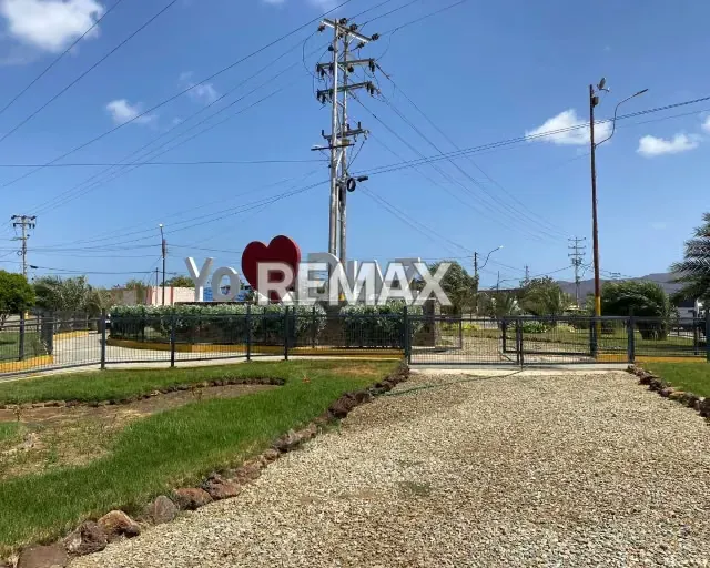 ¡EN VENTA TERRENO RESIDENCIAL DE 379M² EN MARGARITA! VISTA A LA MONTAÑA, SERVICIOS DE AGUALUZ LISTOS Y PAPELES EN REGLA EN EL MUNICIPIO DÍAZ. ¡INVIERTE SEGURO CERCA DEL MAR Y SUPERMERCADOS!