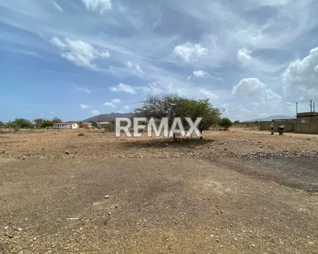 ¡EN VENTA TERRENO RESIDENCIAL DE 379M² EN MARGARITA! VISTA A LA MONTAÑA, SERVICIOS DE AGUALUZ LISTOS Y PAPELES EN REGLA EN EL MUNICIPIO DÍAZ. ¡INVIERTE SEGURO CERCA DEL MAR Y SUPERMERCADOS! - 12