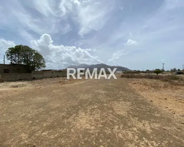 ¡EN VENTA TERRENO RESIDENCIAL DE 379M² EN MARGARITA! VISTA A LA MONTAÑA, SERVICIOS DE AGUALUZ LISTOS Y PAPELES EN REGLA EN EL MUNICIPIO DÍAZ. ¡INVIERTE SEGURO CERCA DEL MAR Y SUPERMERCADOS! - 13