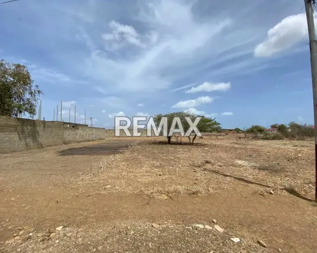 ¡EN VENTA TERRENO RESIDENCIAL DE 379M² EN MARGARITA! VISTA A LA MONTAÑA, SERVICIOS DE AGUALUZ LISTOS Y PAPELES EN REGLA EN EL MUNICIPIO DÍAZ. ¡INVIERTE SEGURO CERCA DEL MAR Y SUPERMERCADOS! - 7