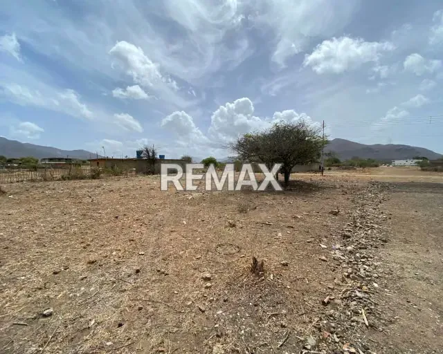 ¡EN VENTA TERRENO RESIDENCIAL DE 379M² EN MARGARITA! VISTA A LA MONTAÑA, SERVICIOS DE AGUALUZ LISTOS Y PAPELES EN REGLA EN EL MUNICIPIO DÍAZ. ¡INVIERTE SEGURO CERCA DEL MAR Y SUPERMERCADOS! - 10