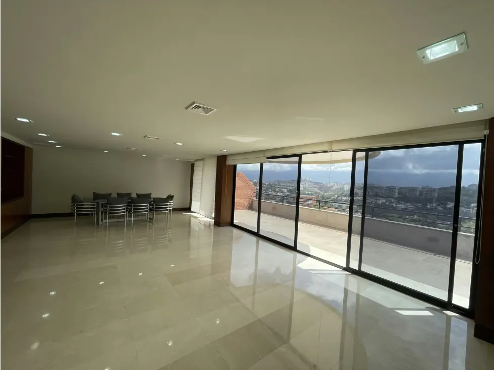 En venta casa 588m2 4h+s/4.5b+s/6p La Trinidad - 2