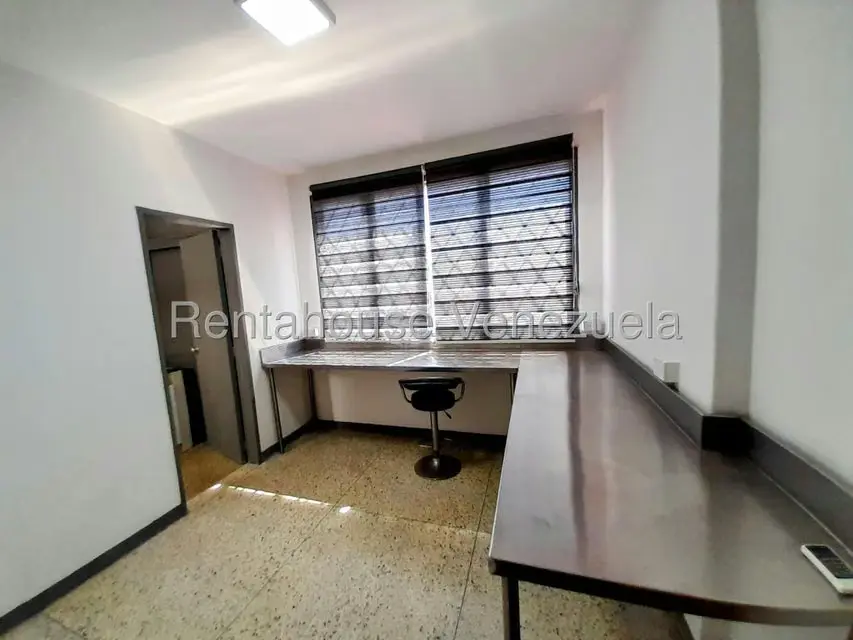 Consultorio Medico en Alquiler en Centro, Lara - 12