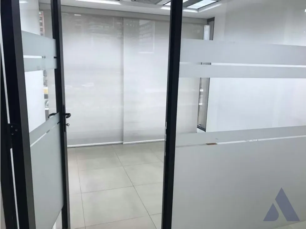 Vendo/alquilo oficina 300+200m2 El Rosal 7452 - 9