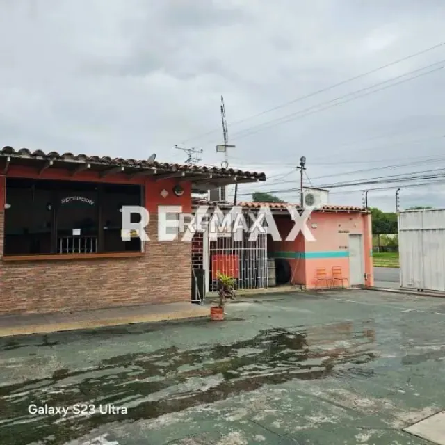 Hotel Posada Turística en venta ubicada en la entrada del municipio fácil acceso por la autopista - 2