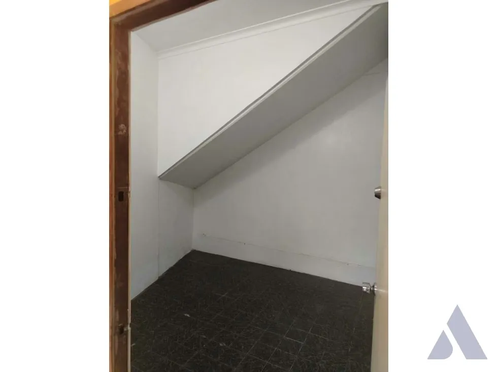 Alquilo local comercial 80m2 Monte Cristo 8200 - 2