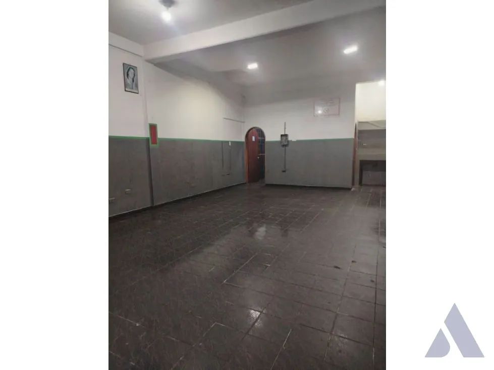 Alquilo local comercial 80m2 Monte Cristo 8200 - 3