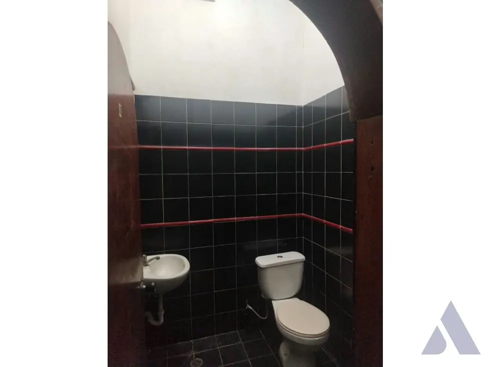 Alquilo local comercial 80m2 Monte Cristo 8200 - 5