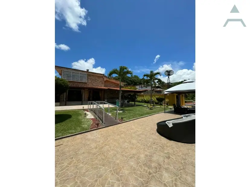 Se vende casa 738m² 3h+s/3b+s/ Lagunita country club