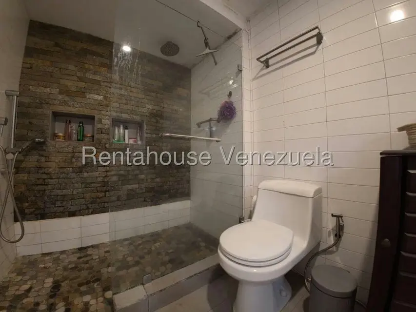 Casa (Duplex) en Venta en La Trinidad, Distrito Metropolitano - 46