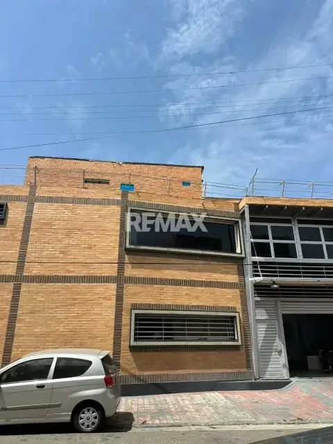 GALPON CON APARTAMENTO EN VENTA EN SANTA ROSA MERCADO LOS GOAJIROS