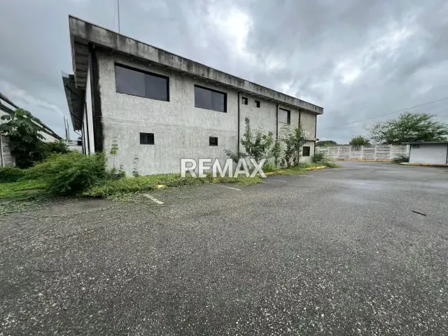Excelente oportunidad de inversión industrial comercial en la Zona Industrial de Acarigua - 2