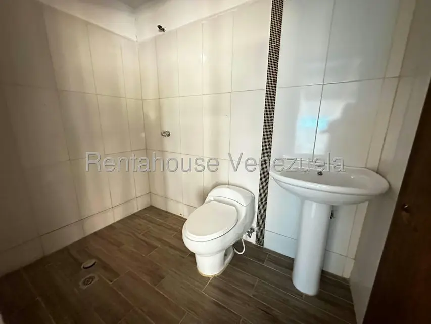 Local Comercial en Alquiler en Parroquia Concepcion, Lara - 24