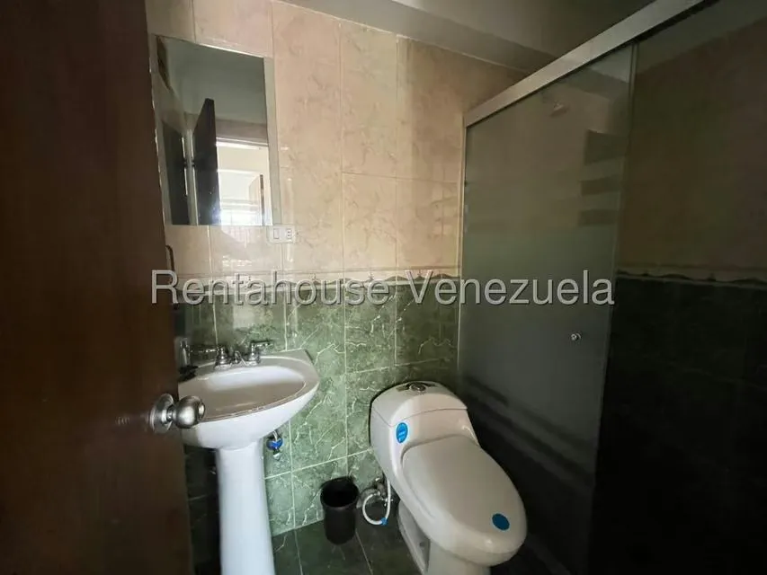 Apartamento (1 Nivel) en Alquiler en Los Mangos, Carabobo - 11