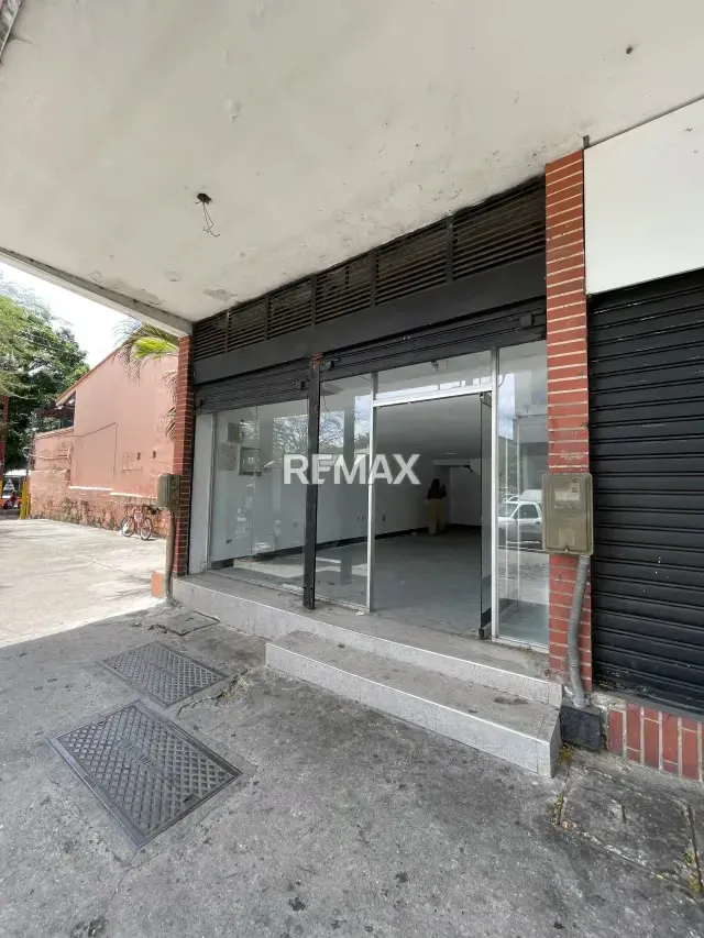 Local en venta urbanización. Majay avenida Bolivar Valencia - 2