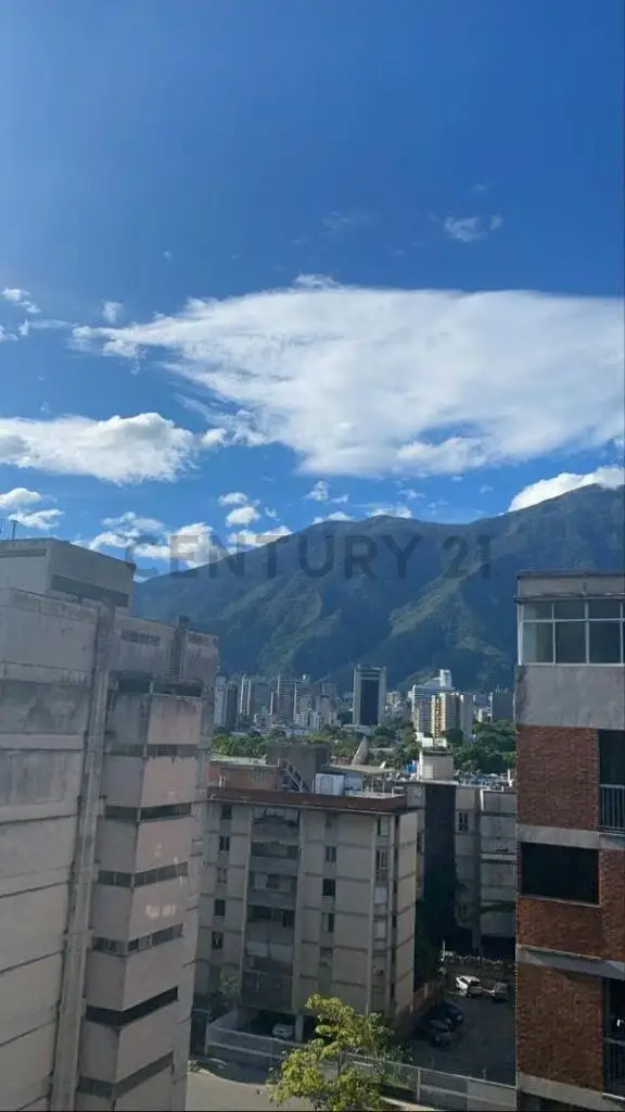 Apartamento en URB. CHUAO con vista al Avila
