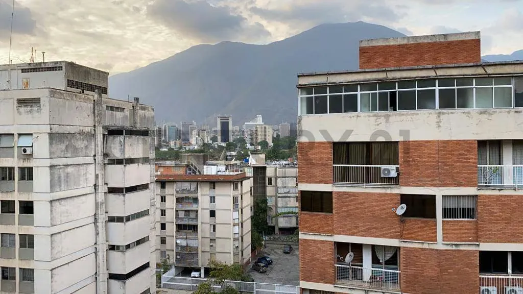 Apartamento en URB. CHUAO con vista al Avila - 13