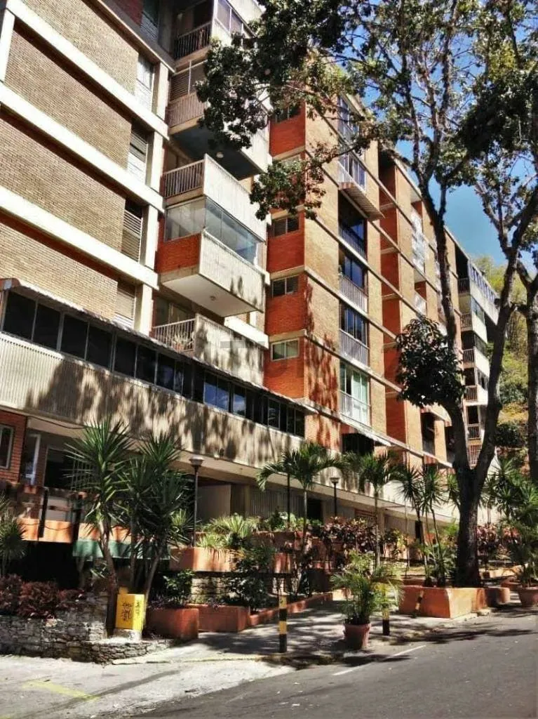 Apartamento en URB. CHUAO con vista al Avila - 2