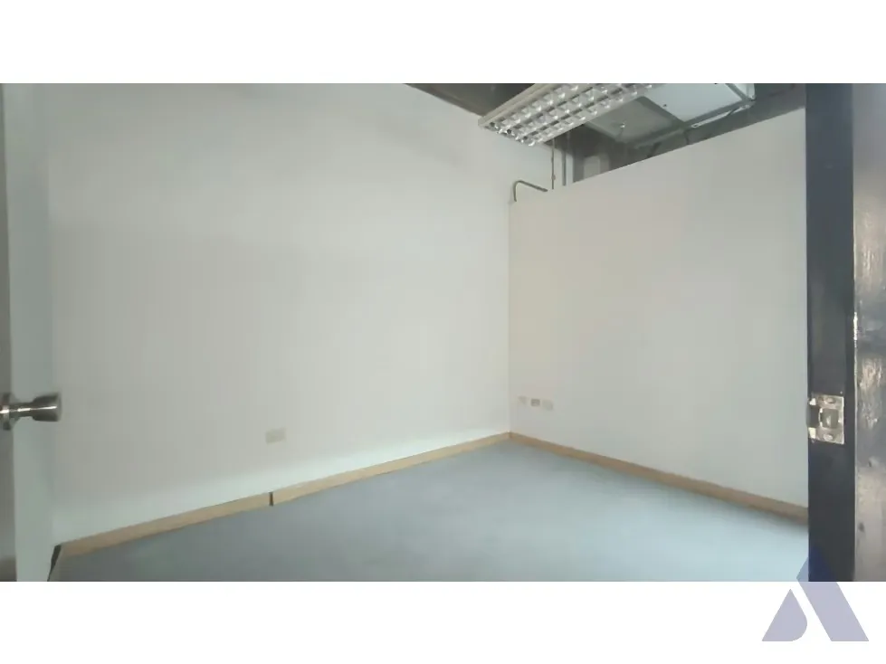 Alquilo local 125m2 Buenaventura Guatire - 4