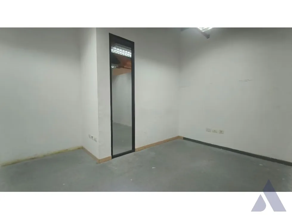 Alquilo local 125m2 Buenaventura Guatire - 9