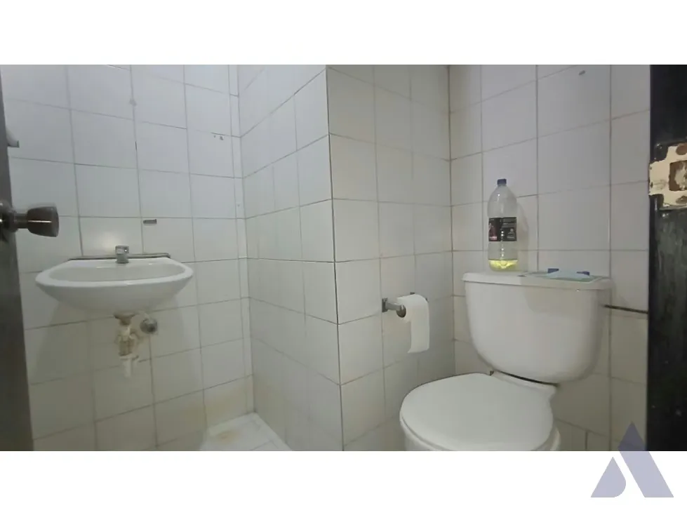 Alquilo local 125m2 Buenaventura Guatire - 10