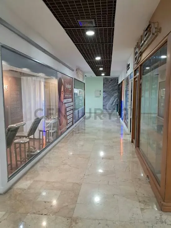 Se Alquila Local comercial en Doral Center Mall. Maracaibo - 3